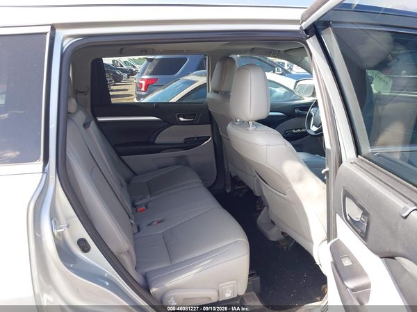 2019 TOYOTA HIGHLANDER XLE — I8