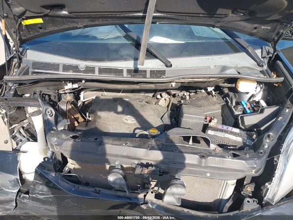 2015 TOYOTA SIENNA XLE 8 PASSENGER — I10