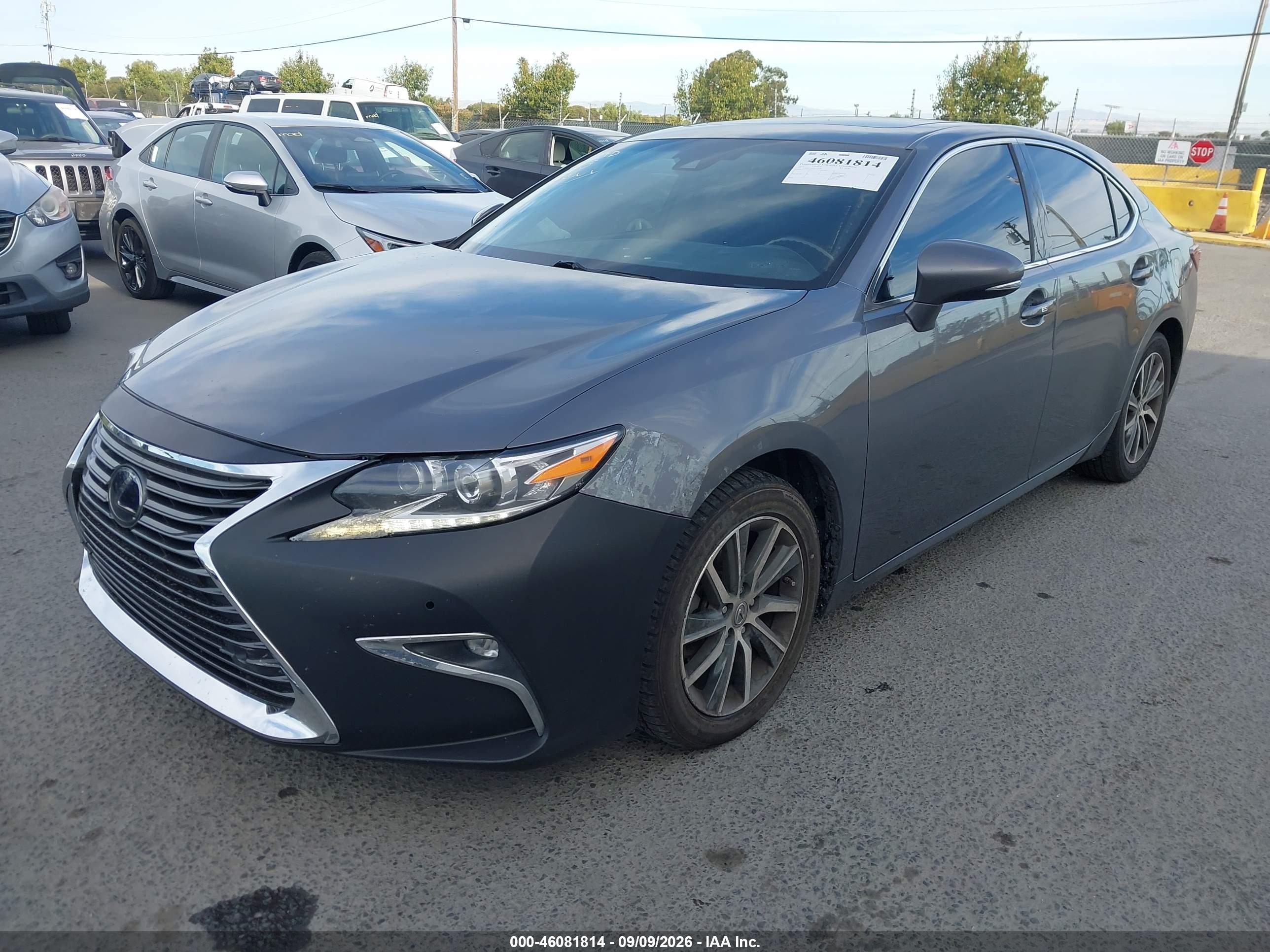 2018 LEXUS ES 300H — I2