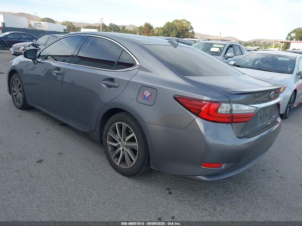 2018 LEXUS ES 300H — I3