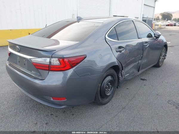 2018 LEXUS ES 300H — I4