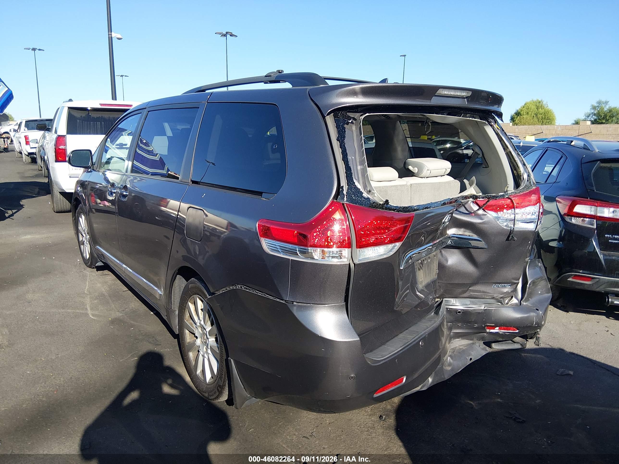 2013 TOYOTA SIENNA LIMITED V6 7 PASSENGER
