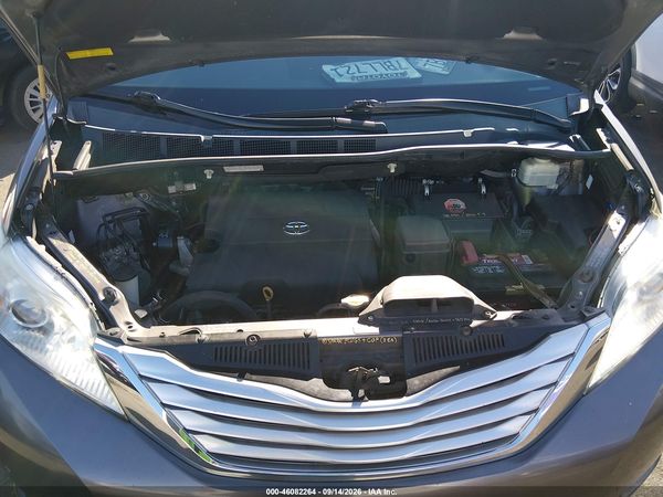 2013 TOYOTA SIENNA LIMITED V6 7 PASSENGER