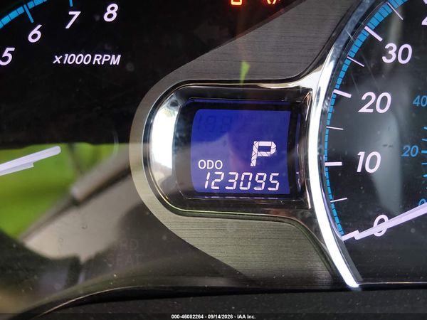 2013 TOYOTA SIENNA LIMITED V6 7 PASSENGER