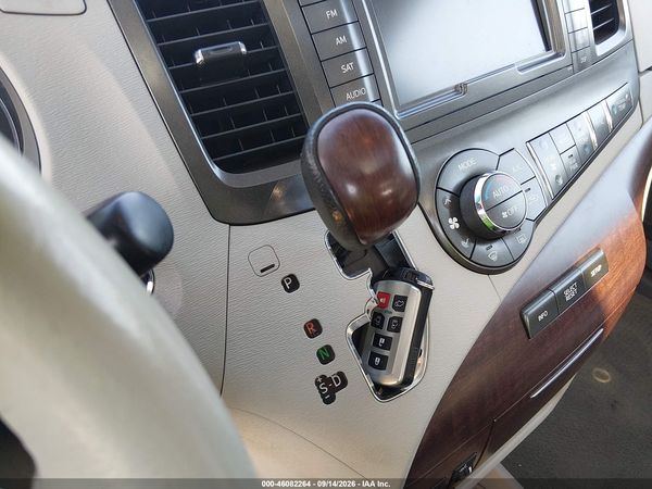 2013 TOYOTA SIENNA LIMITED V6 7 PASSENGER