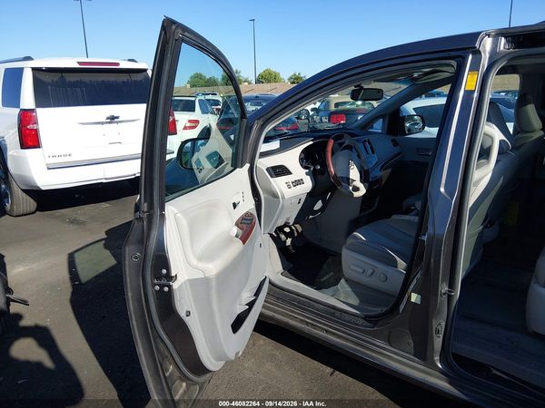 2013 TOYOTA SIENNA LIMITED V6 7 PASSENGER