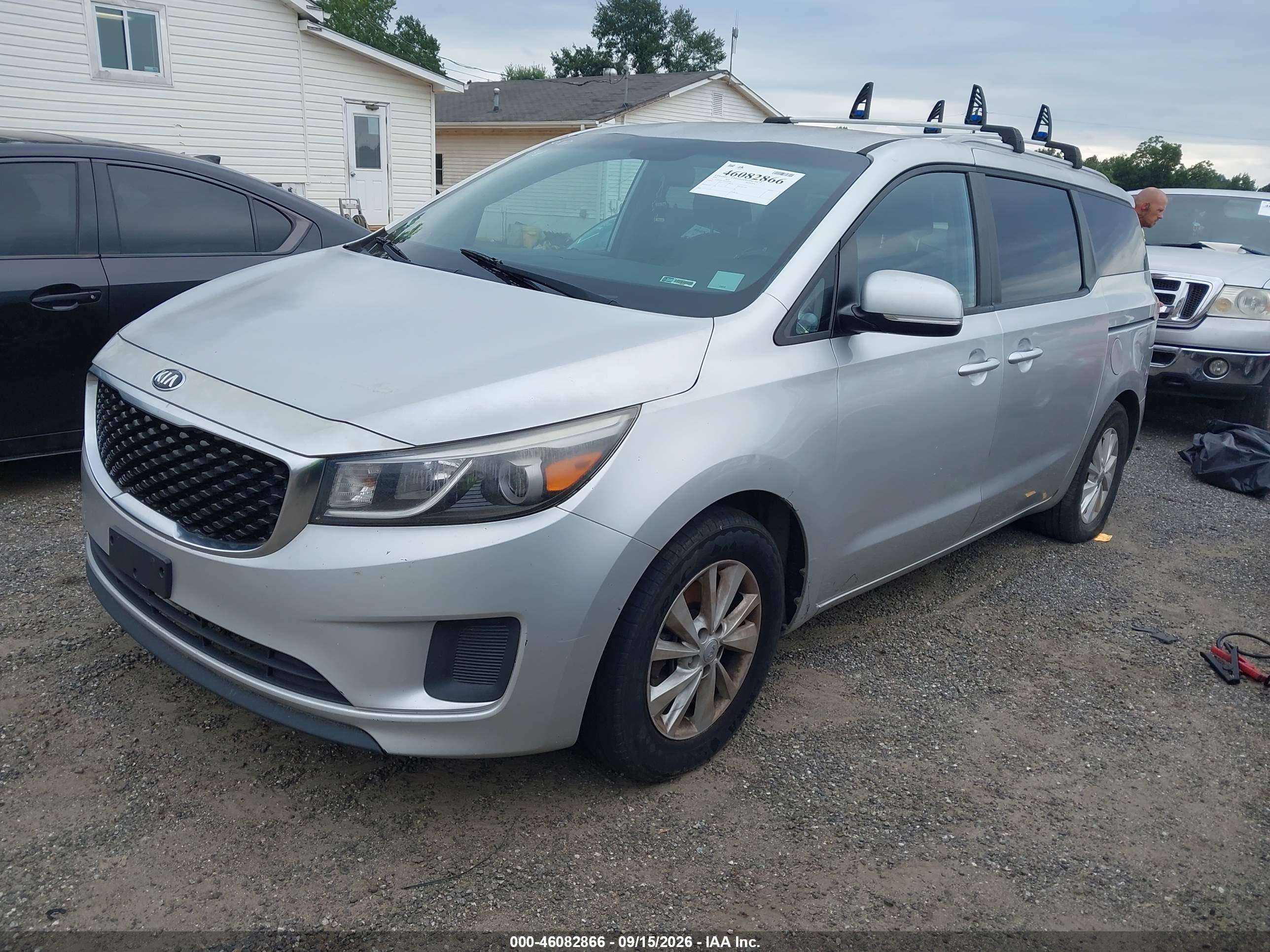 2016 KIA SEDONA LX — I2
