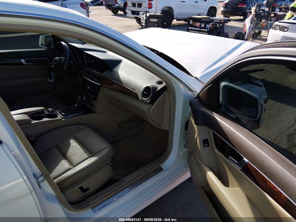 2014 MERCEDES-BENZ C 250 SPORT — I5