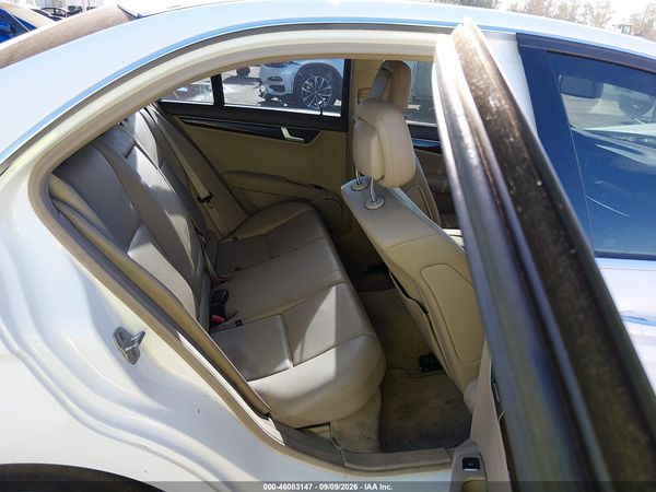 2014 MERCEDES-BENZ C 250 SPORT — I8
