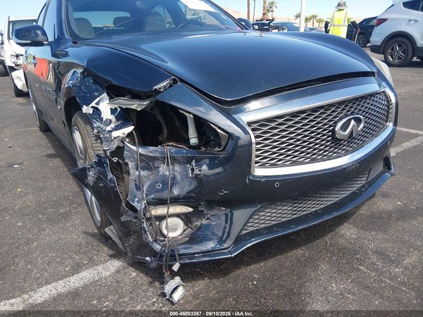 2019 INFINITI Q70 3.7 LUXE — I6