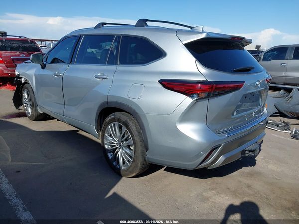 2021 TOYOTA HIGHLANDER PLATINUM — I3