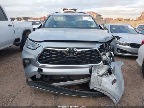 2021 TOYOTA HIGHLANDER PLATINUM — I115