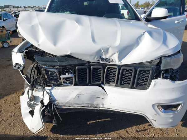 2019 JEEP GRAND CHEROKEE LAREDO E 4X2 — I10