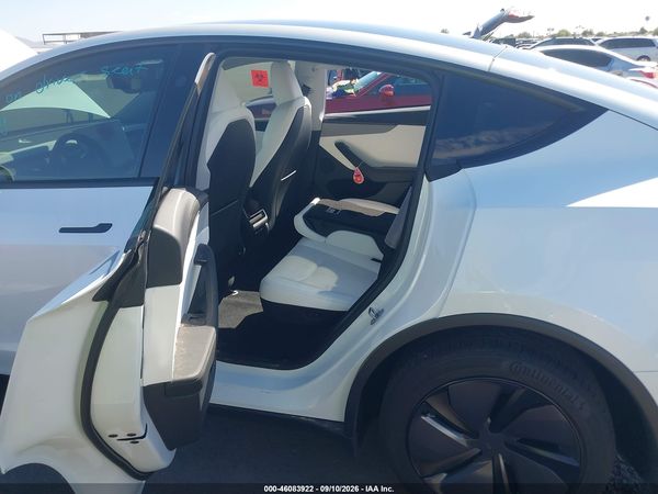 2026 TESLA MODEL Y — I8