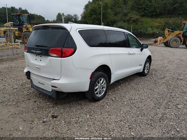 2022 CHRYSLER VOYAGER LX — I4