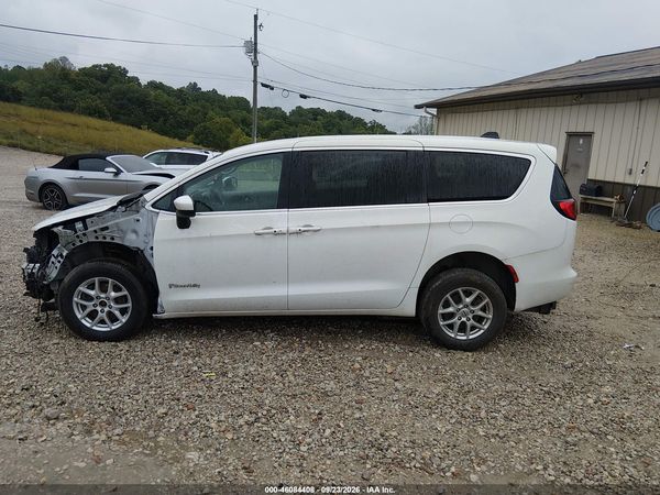2022 CHRYSLER VOYAGER LX — I117