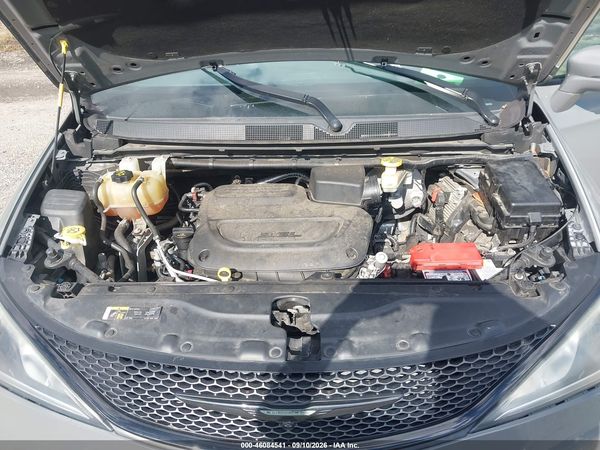 2020 CHRYSLER PACIFICA 35TH ANNIVERSARY LIMITED — I10