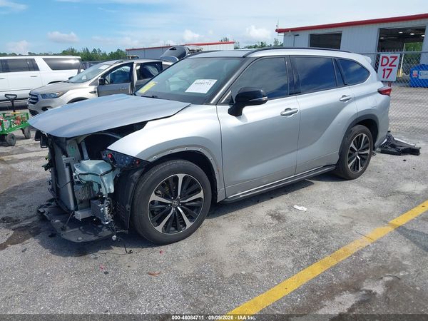 2022 TOYOTA HIGHLANDER — I2