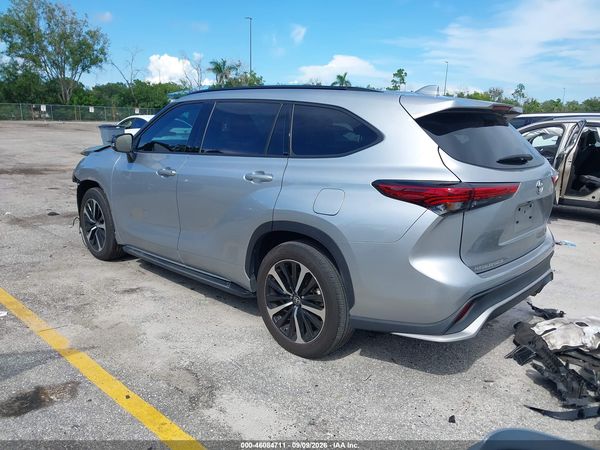 2022 TOYOTA HIGHLANDER XSE — I3