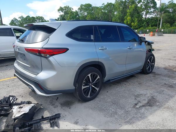 2022 TOYOTA HIGHLANDER XSE — I4