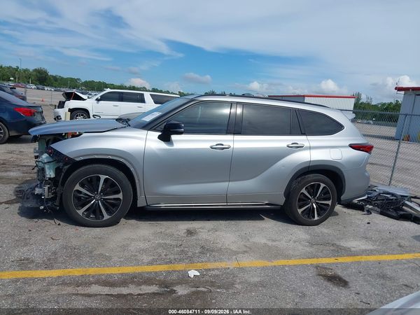 2022 TOYOTA HIGHLANDER XSE — I117