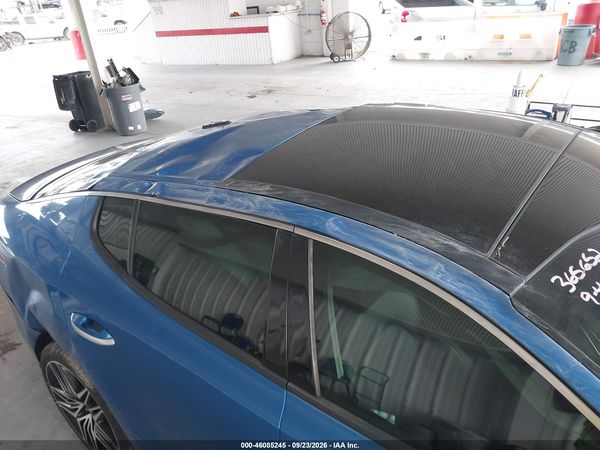 2019 KIA STINGER Base — I6