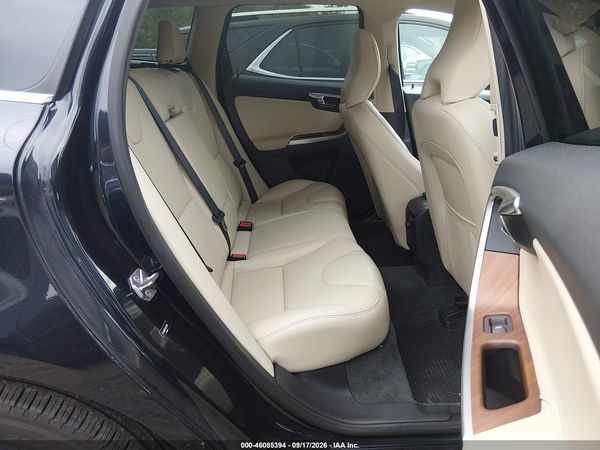 2017 VOLVO XC60 T5 INSCRIPTION — I8