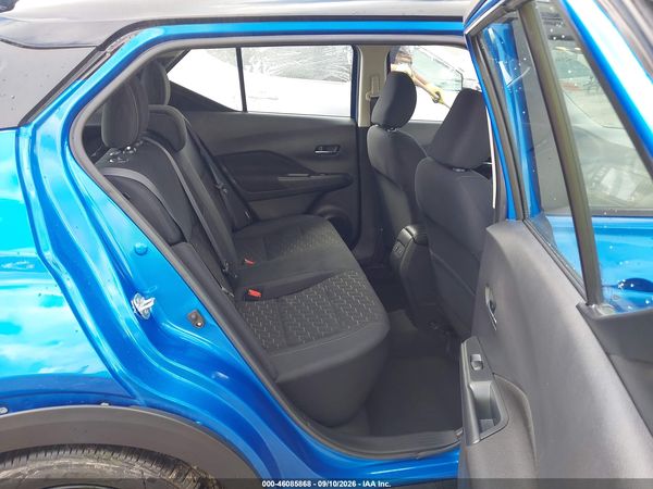 2023 NISSAN KICKS SV XTRONIC CVT — I8