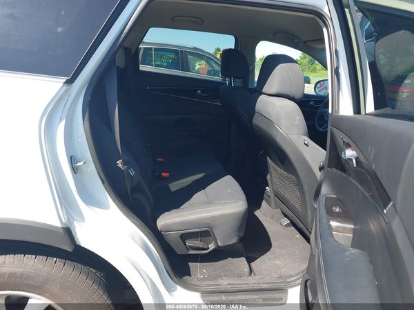 2017 KIA SORENTO 2.4L LX — I8