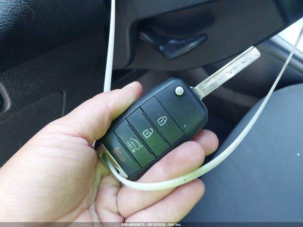 2017 KIA SORENTO 2.4L LX — I11