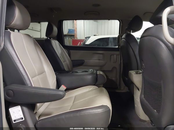 2017 KIA SEDONA LX — I8