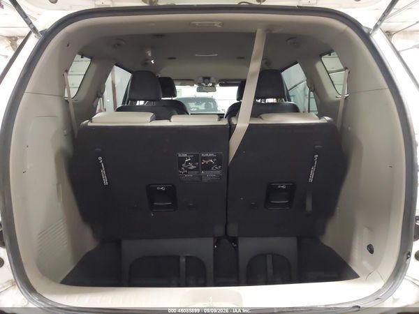 2017 KIA SEDONA LX — I152