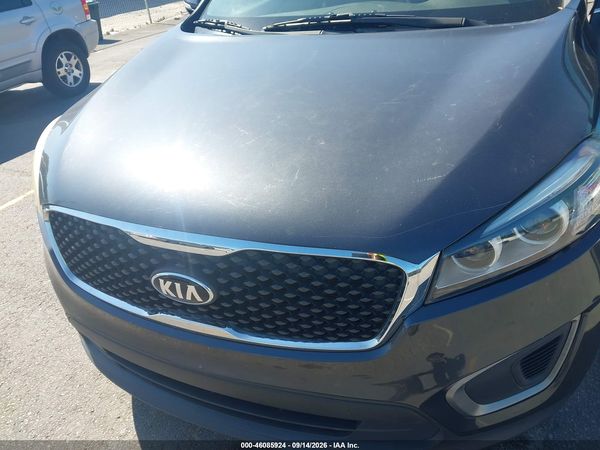 2016 KIA SORENTO 2.4L LX — I6