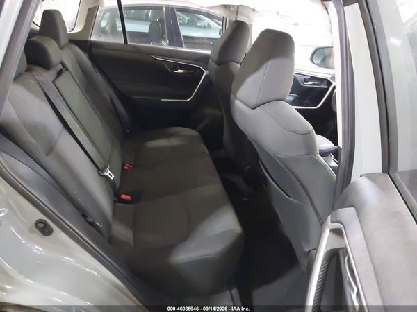 2022 TOYOTA RAV4 XLE — I8