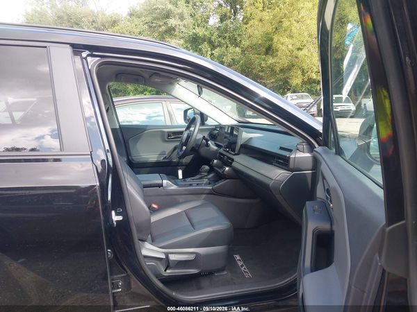 2026 TOYOTA RAV4 XLE PREMIUM — I5