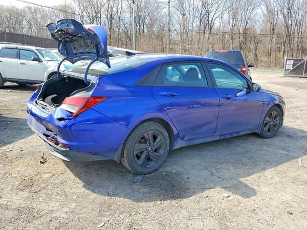 2022 HYUNDAI ELANTRA SEL w/Convenience Pkg