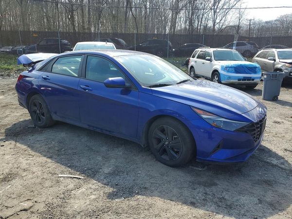2022 HYUNDAI ELANTRA SEL w/Convenience Pkg