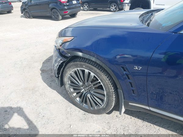 2017 INFINITI QX70 — I6