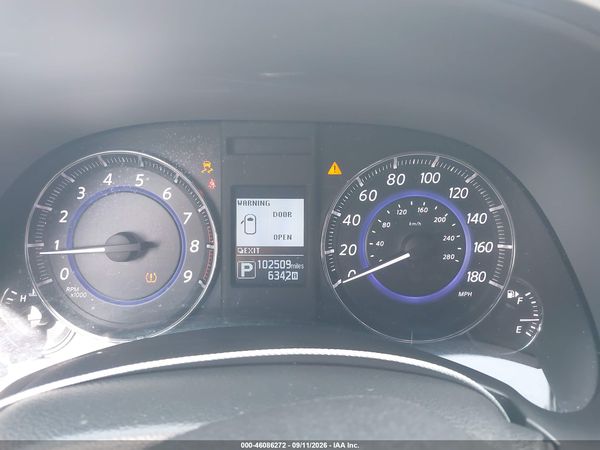 2017 INFINITI QX70 — I7