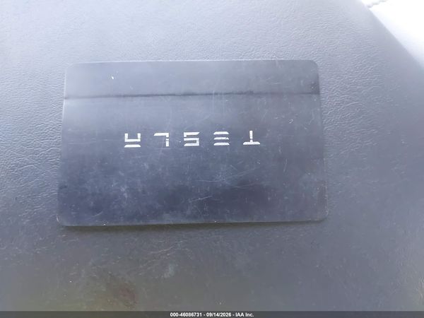 2020 TESLA MODEL 3 — I11