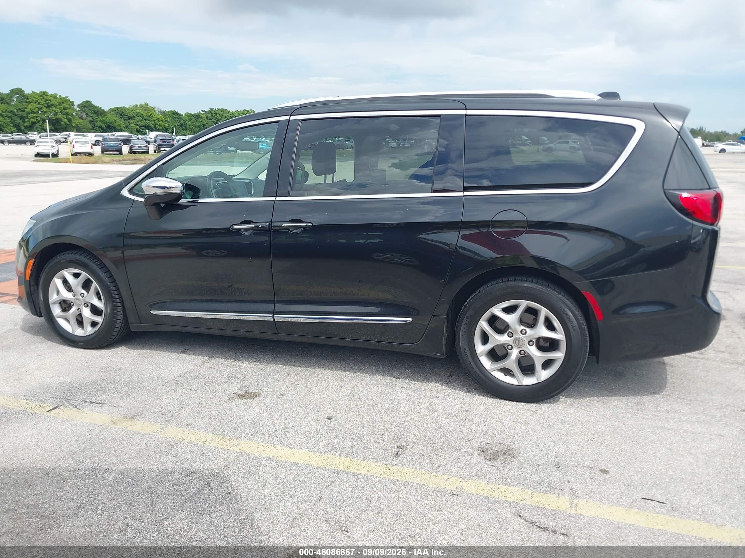 2020 CHRYSLER PACIFICA LIMITED