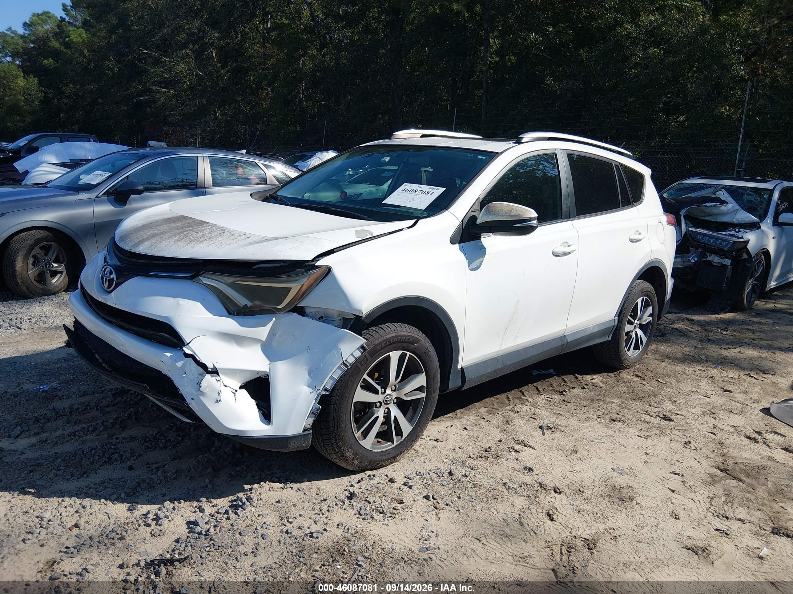 2016 TOYOTA RAV4 XLE — I2