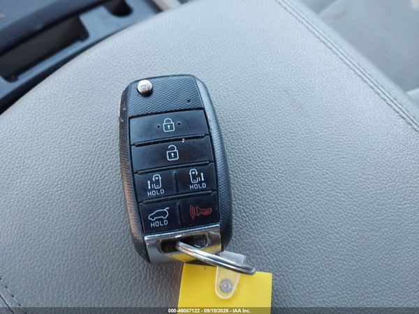 2017 KIA SEDONA LX