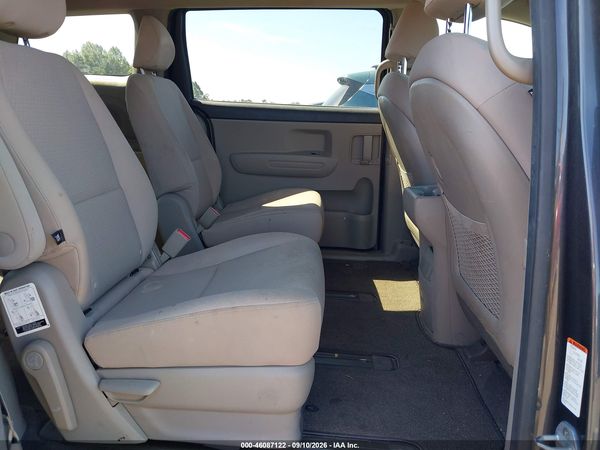 2017 KIA SEDONA LX
