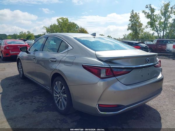 2020 LEXUS ES 300H 300h Premium — I3