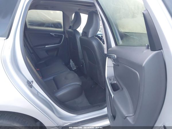 2016 VOLVO XC60 T6 DRIVE-E PLATINUM — I8