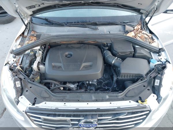 2016 VOLVO XC60 T6 DRIVE-E PLATINUM — I10