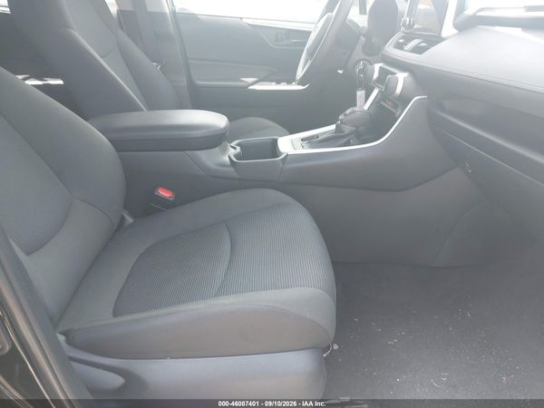 2025 TOYOTA RAV4 LE — I5