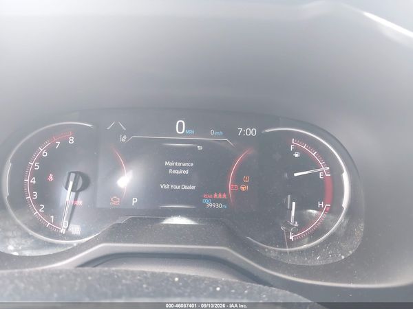 2025 TOYOTA RAV4 LE — I7
