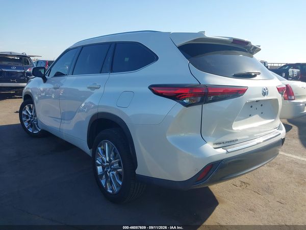 2021 TOYOTA HIGHLANDER LIMITED — I3